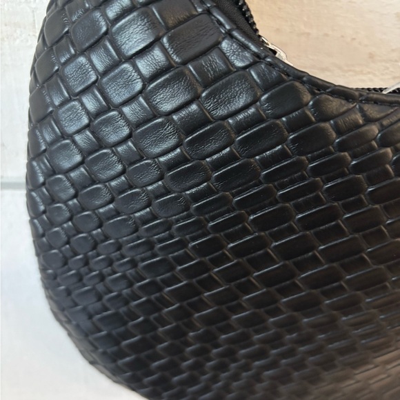 Black Woven Handbag, great condition inside and out ! - Picture 2 of 8